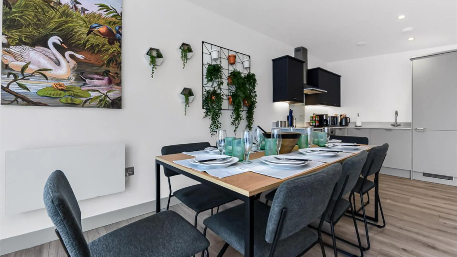 Earthy Elegance: Nature Inspired Flat In Prime Location London